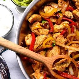 Chicken Fajita Recipe - This Chicken Fajita recipe makes a quick, delicious meal perfect for a busy weeknight supper or a fun weekend meal! // addapinch.com