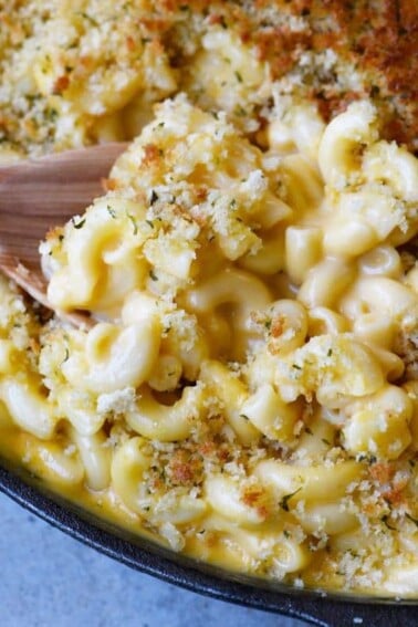 Closeup photograph of skillet Mac and Cheese